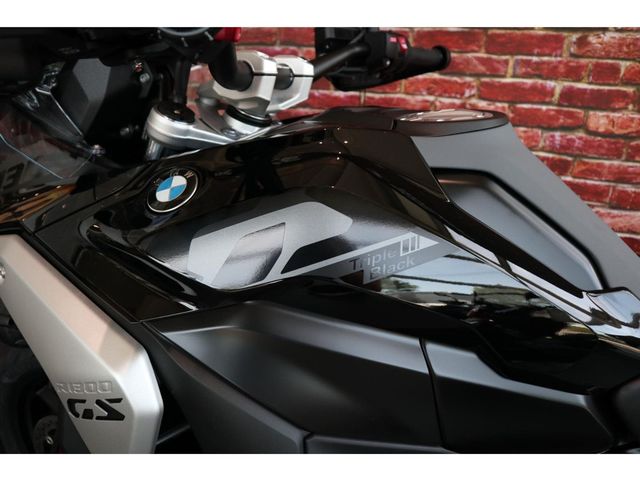 bmw - r-1300-gs-triple-black