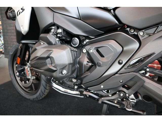 bmw - r-1300-gs-triple-black