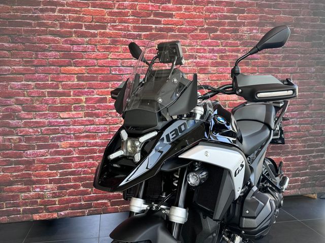 bmw - r-1300-gs-triple-black