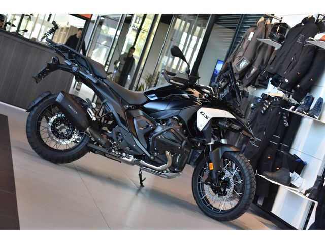 bmw - r-1300-gs-triple-black