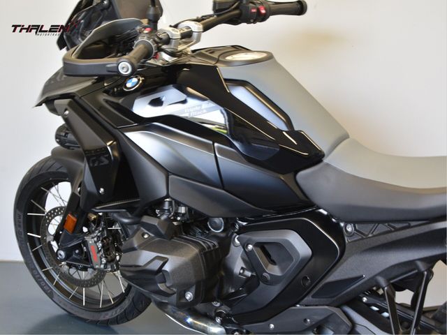 bmw - r-1300-gs-triple-black