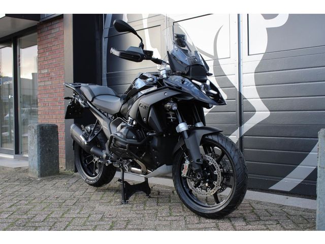 bmw - r-1300-gs-triple-black