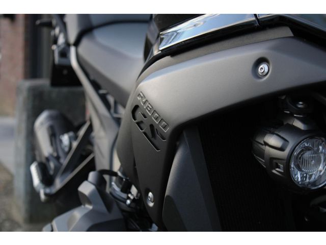 bmw - r-1300-gs-triple-black