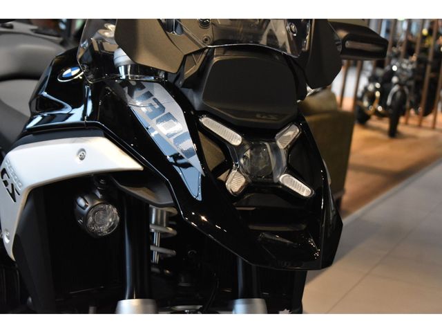 bmw - r-1300-gs-triple-black