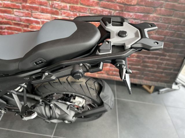 bmw - r-1300-gs-triple-black