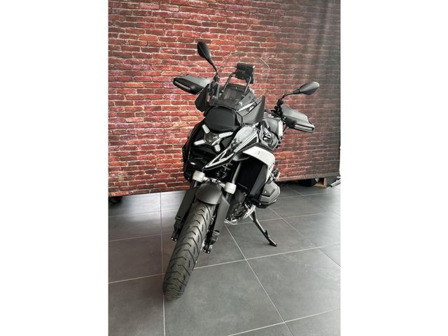 bmw - r-1300-gs-triple-black