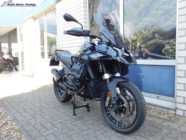 bmw - r-1300-gs-triple-black