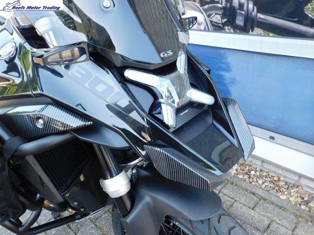 bmw - r-1300-gs-triple-black