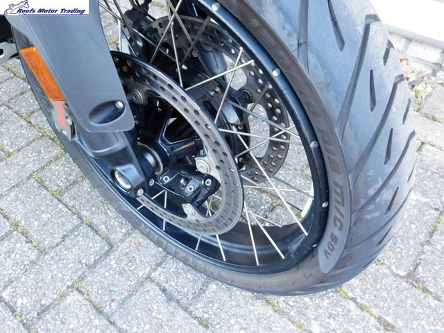 bmw - r-1300-gs-triple-black