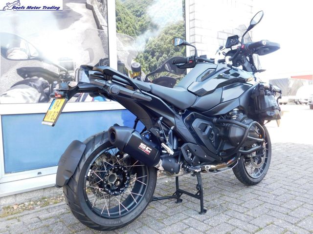 bmw - r-1300-gs-triple-black