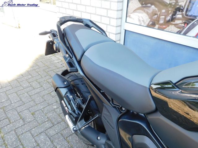 bmw - r-1300-gs-triple-black