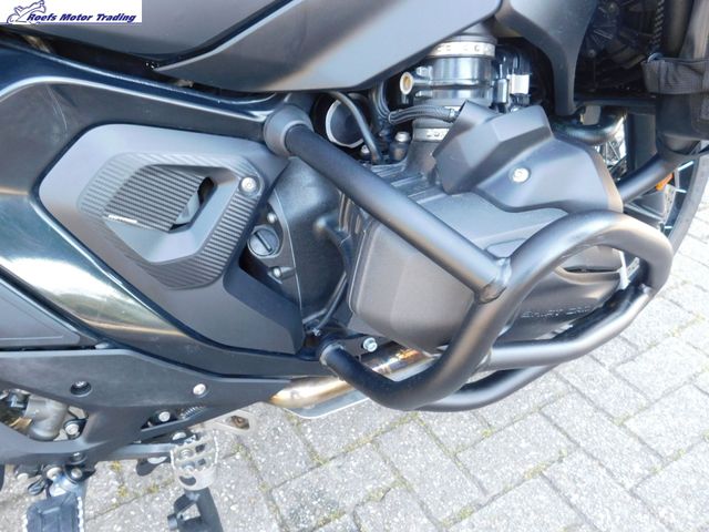 bmw - r-1300-gs-triple-black