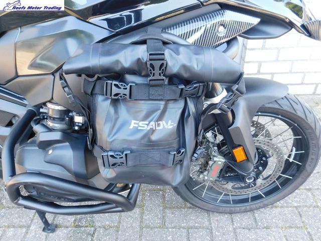 bmw - r-1300-gs-triple-black