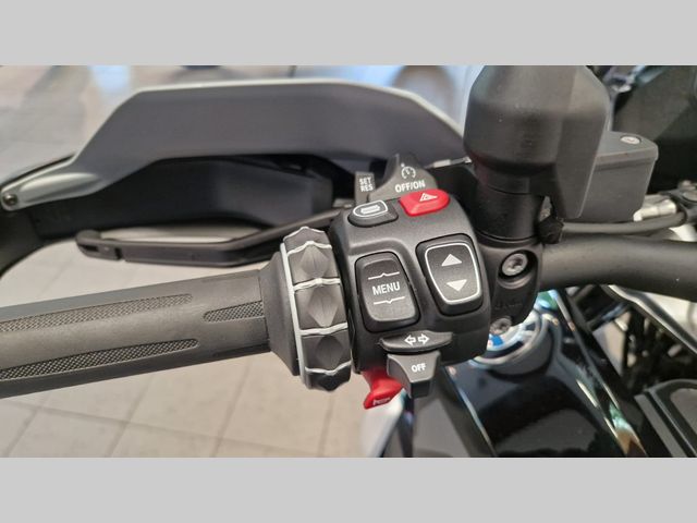 bmw - r-1300-gs-triple-black