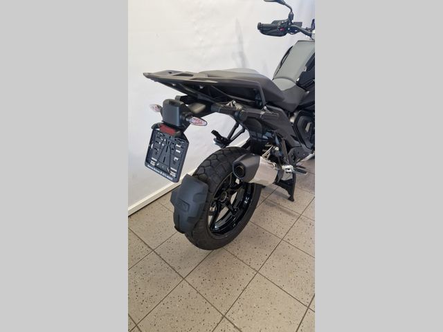 bmw - r-1300-gs-triple-black