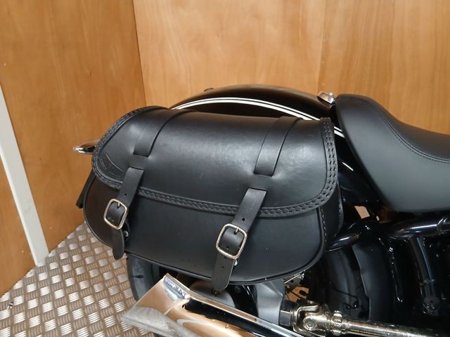 bmw - r-18