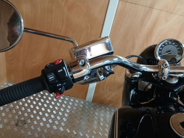 bmw - r-18