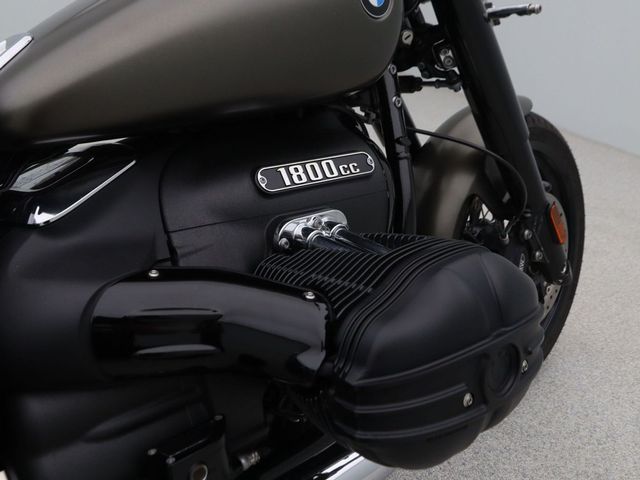 bmw - r-18