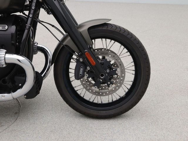 bmw - r-18