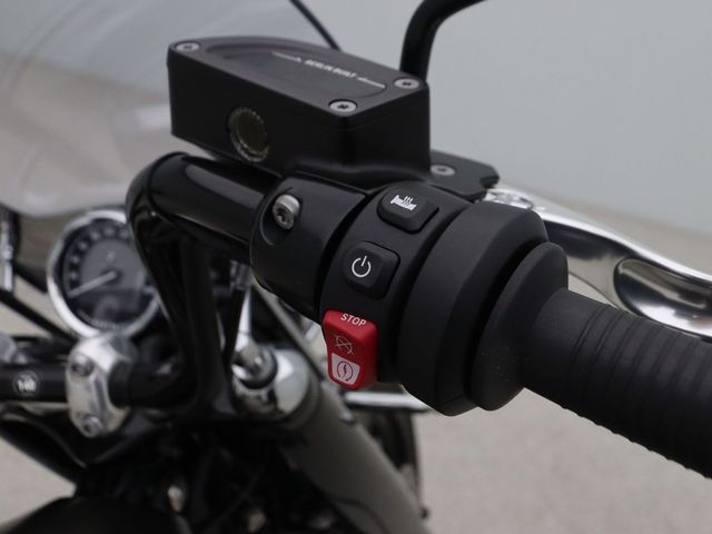 bmw - r-18