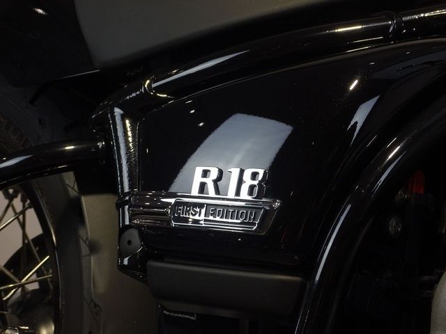 bmw - r-18-classic
