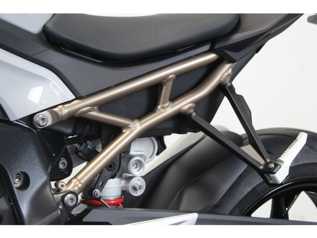 bmw - s-1000-r