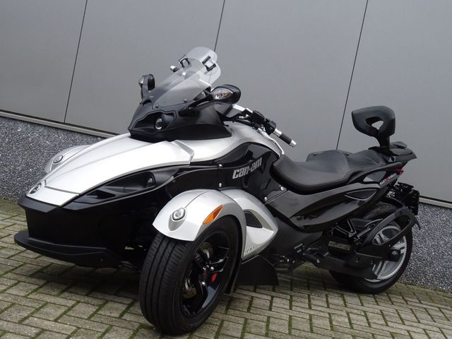 can-am - spyder-rs