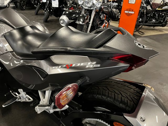 can-am - spyder-rs