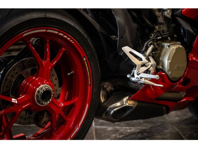 ducati - 1199-panigale-s