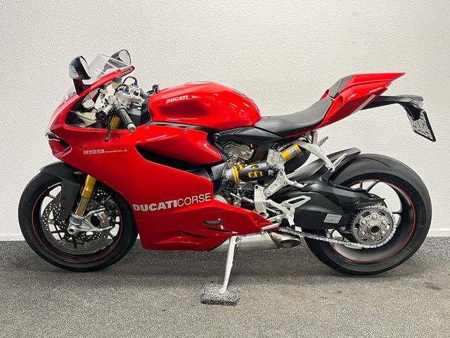 ducati - 1199-panigale-s