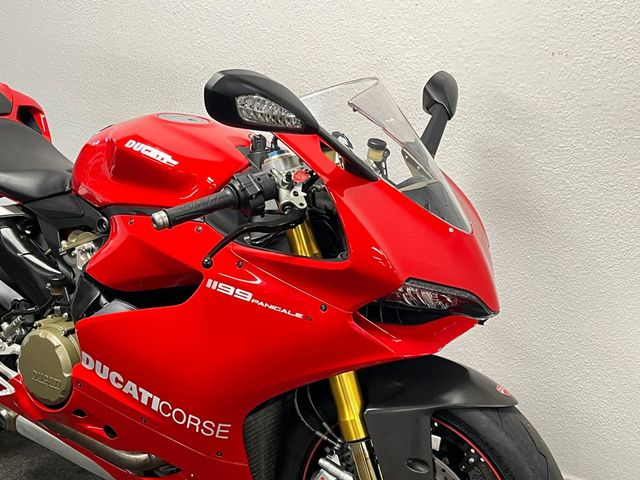 ducati - 1199-panigale-s