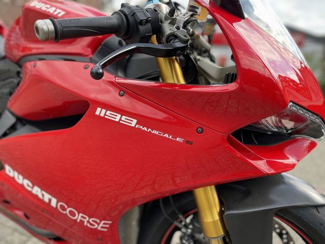 ducati - 1199-panigale-s