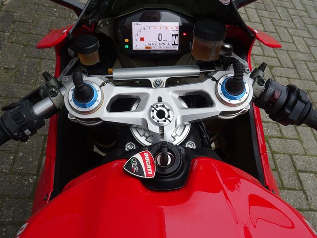 ducati - 1199-panigale-s