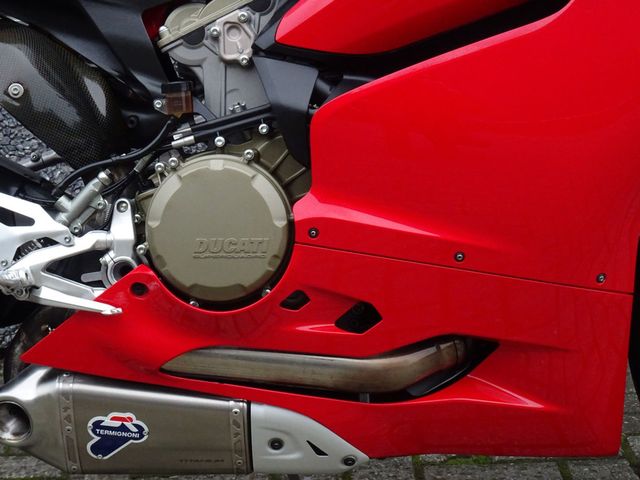 ducati - 1199-panigale-s