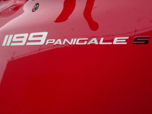 ducati - 1199-panigale-s