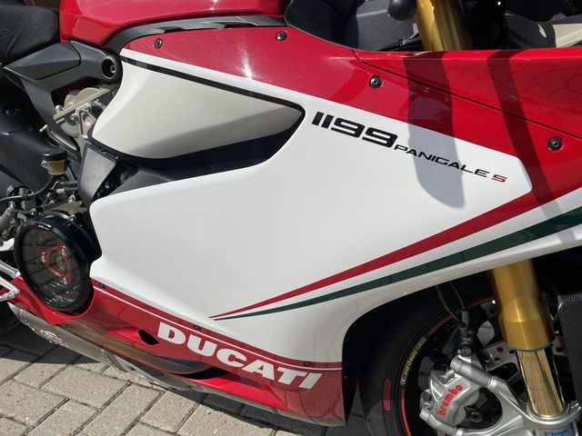 ducati - 1199-panigale-s-tricolore