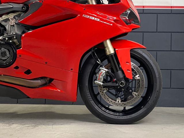 ducati - 1299-panigale