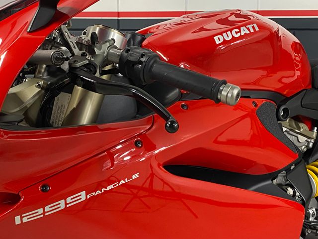 ducati - 1299-panigale
