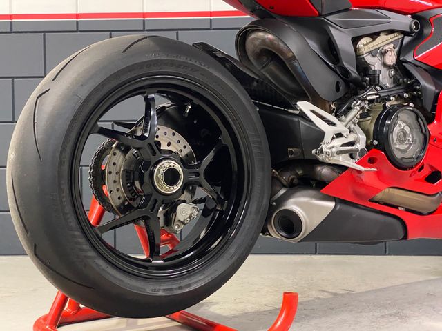 ducati - 1299-panigale