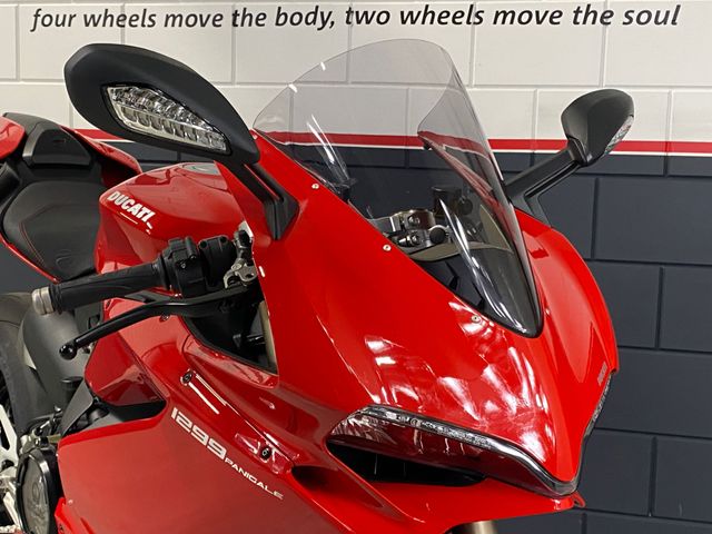 ducati - 1299-panigale