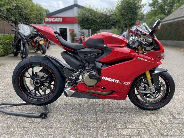 ducati - 1299-panigale-s