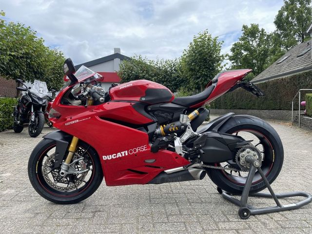 ducati - 1299-panigale-s