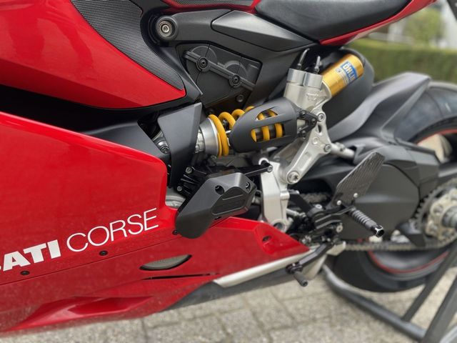 ducati - 1299-panigale-s