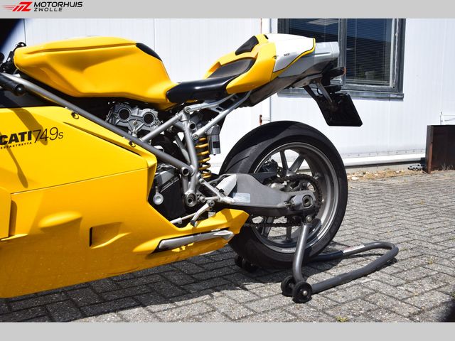 ducati - 749-s