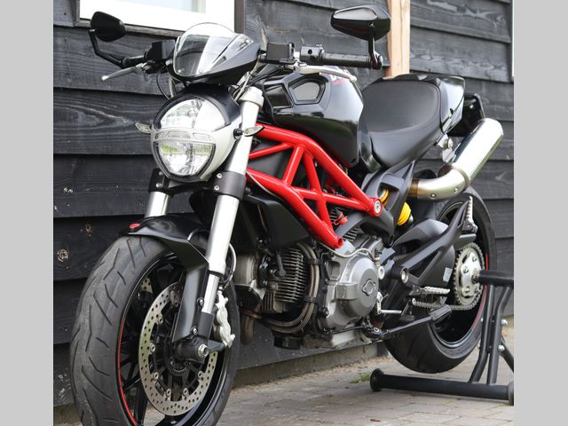 ducati - 796-monster