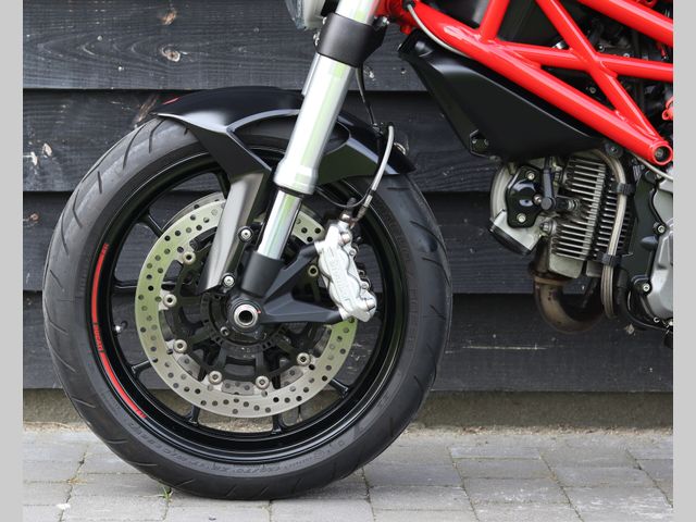 ducati - 796-monster