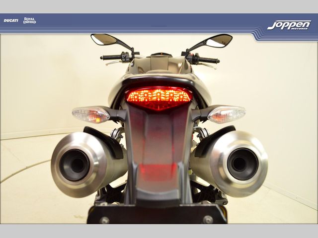 ducati - 796-monster