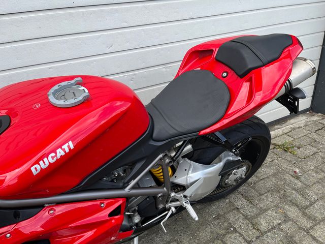 ducati - 848