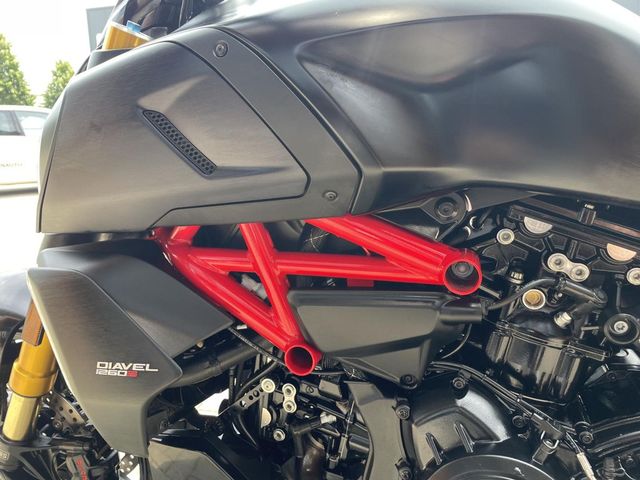 ducati - diavel-1260-s