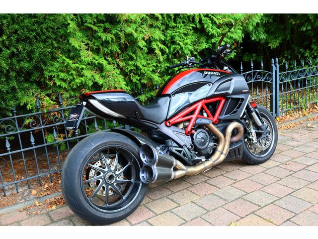 ducati - diavel